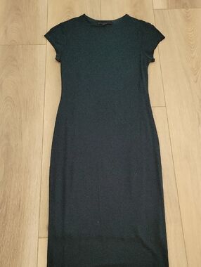 Crewneck Short Sleeve Midi Sheath Dress in Dark Green